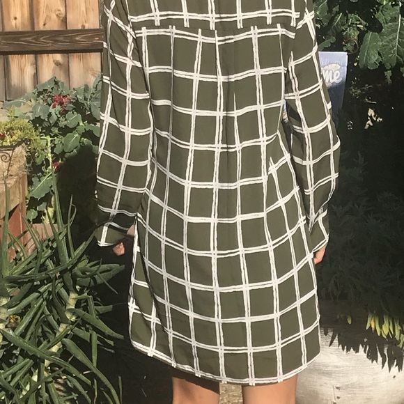 SOLD! Olive Green Sheath Mini - Picture 5 of 7